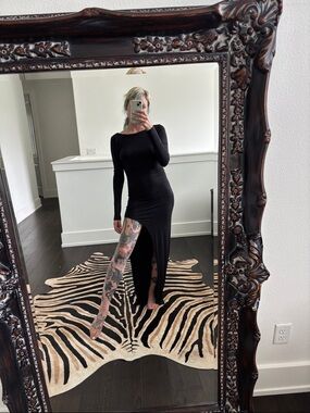 Black Long-Sleeve Side-Slit Maxi Dress